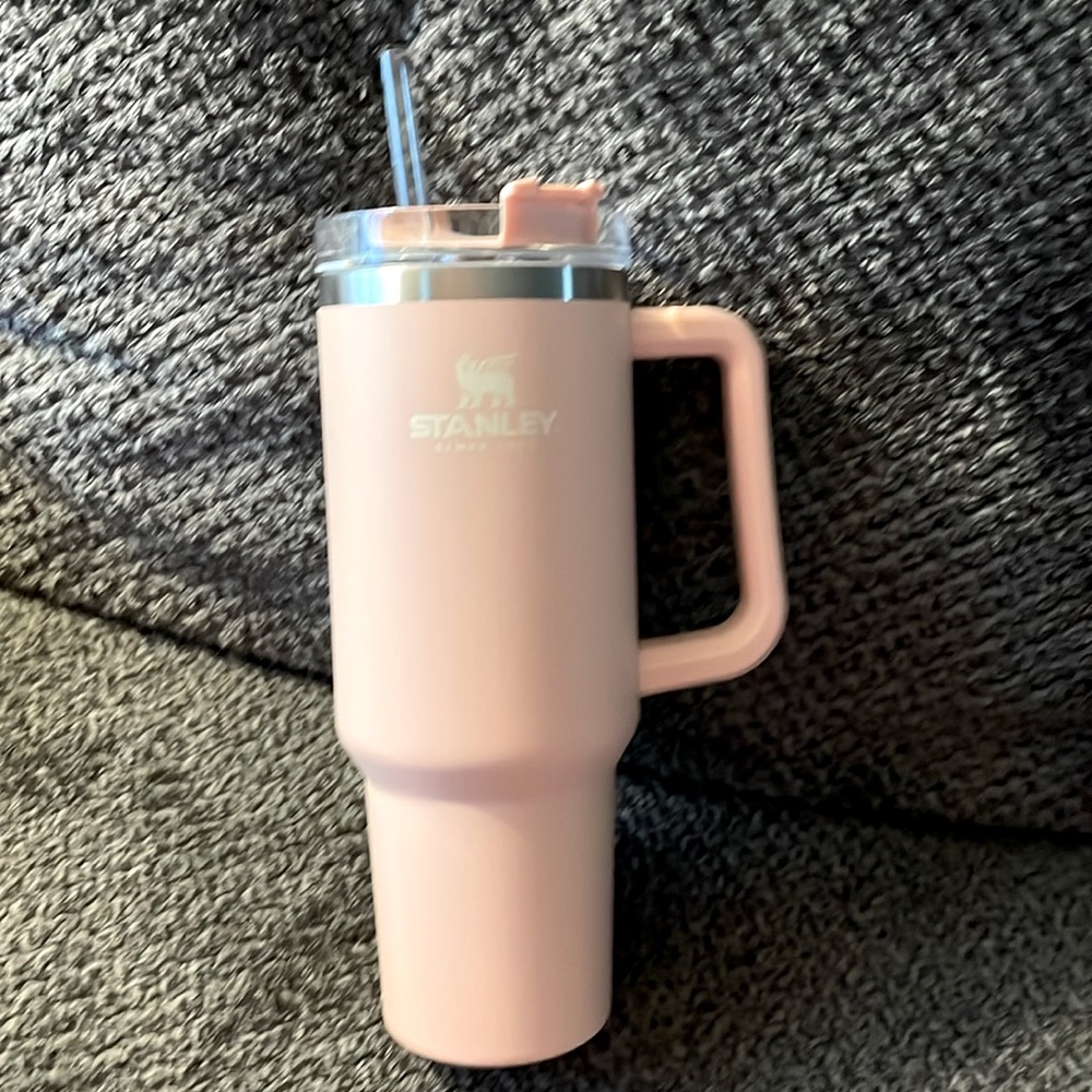 EUC- STANLEY 40oz cup